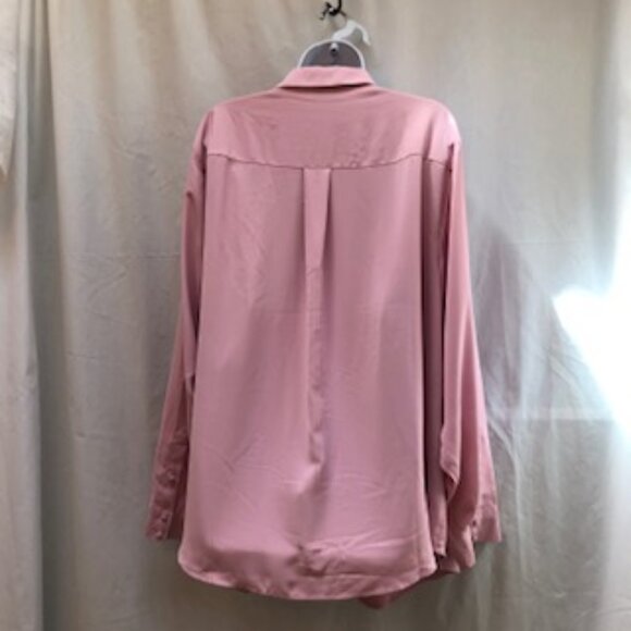 Torrid NWT Classic Office Pink Blouse Long Sleeve Covered Buttons Plus 4X - Picture 2 of 6